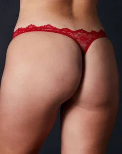 Anais Thong: Scarlet