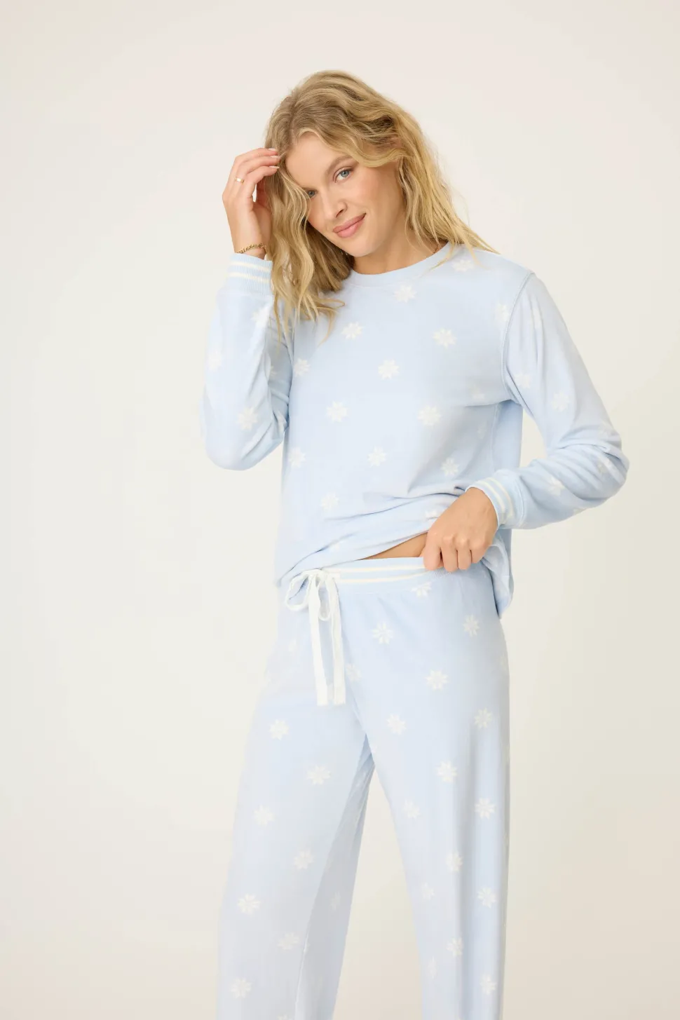 Apres All Day Silky Velour Snowflake Set: Size S
