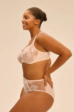 Intrigue Full Cup Bra: Sakura Pink