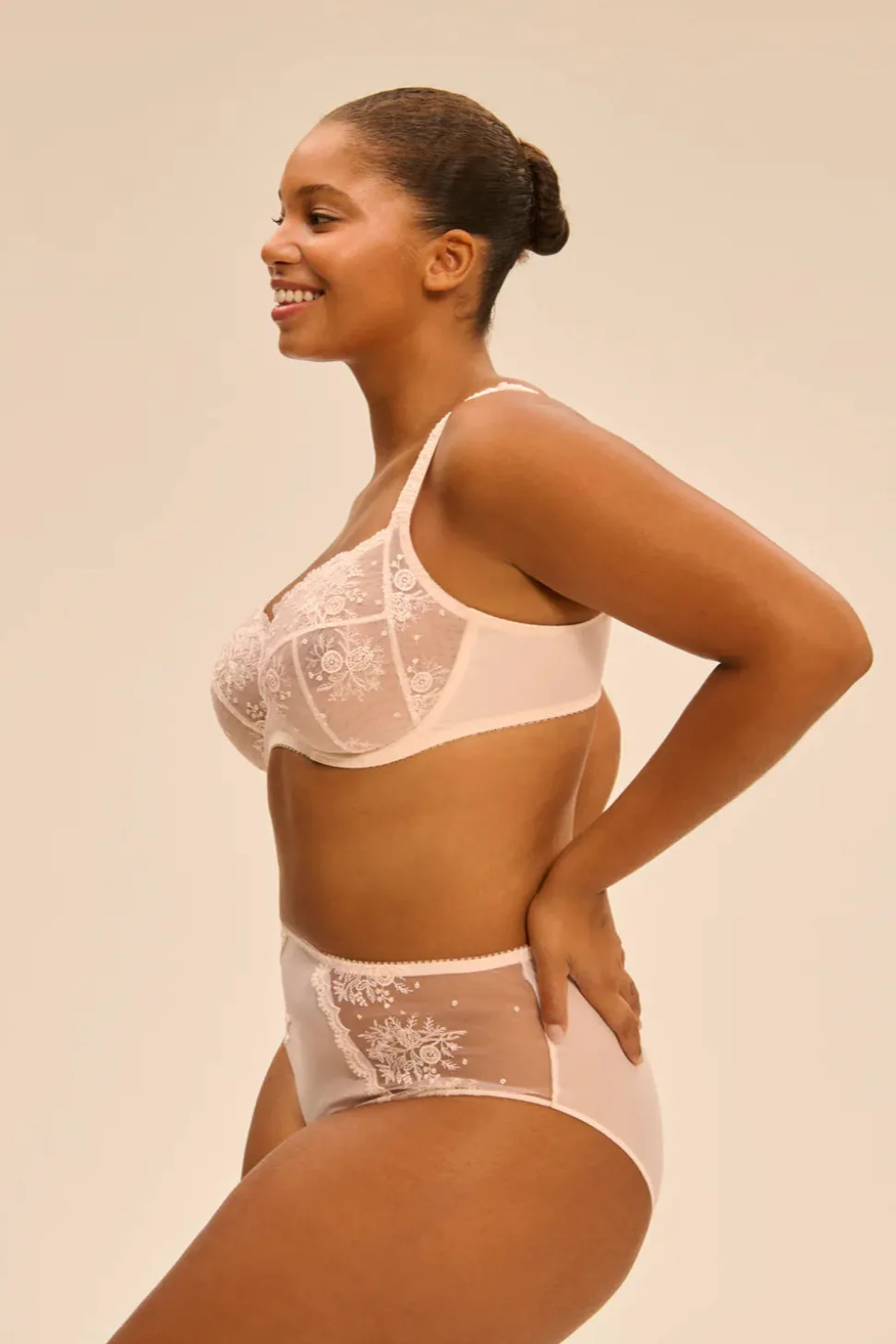 Intrigue Full Cup Bra: Sakura Pink