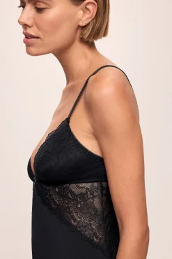 Lara Slip