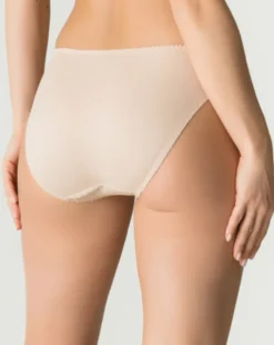 Madison Rio Brief