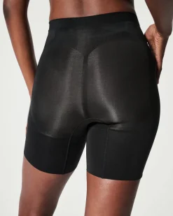 Mid-Thigh Short: OnCore Sculpting