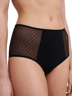 Norah Chic Full Brief