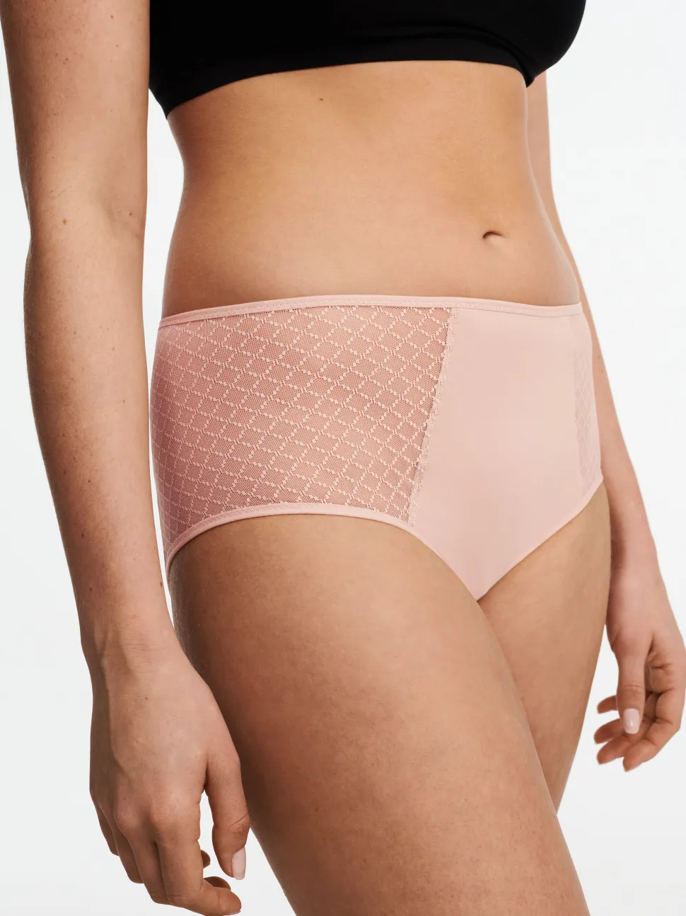 Norah Chic Full Brief