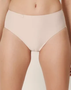 Tom Full Brief