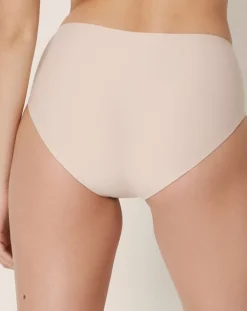 Tom Full Brief