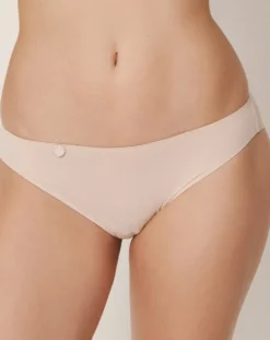 Tom Rio Brief